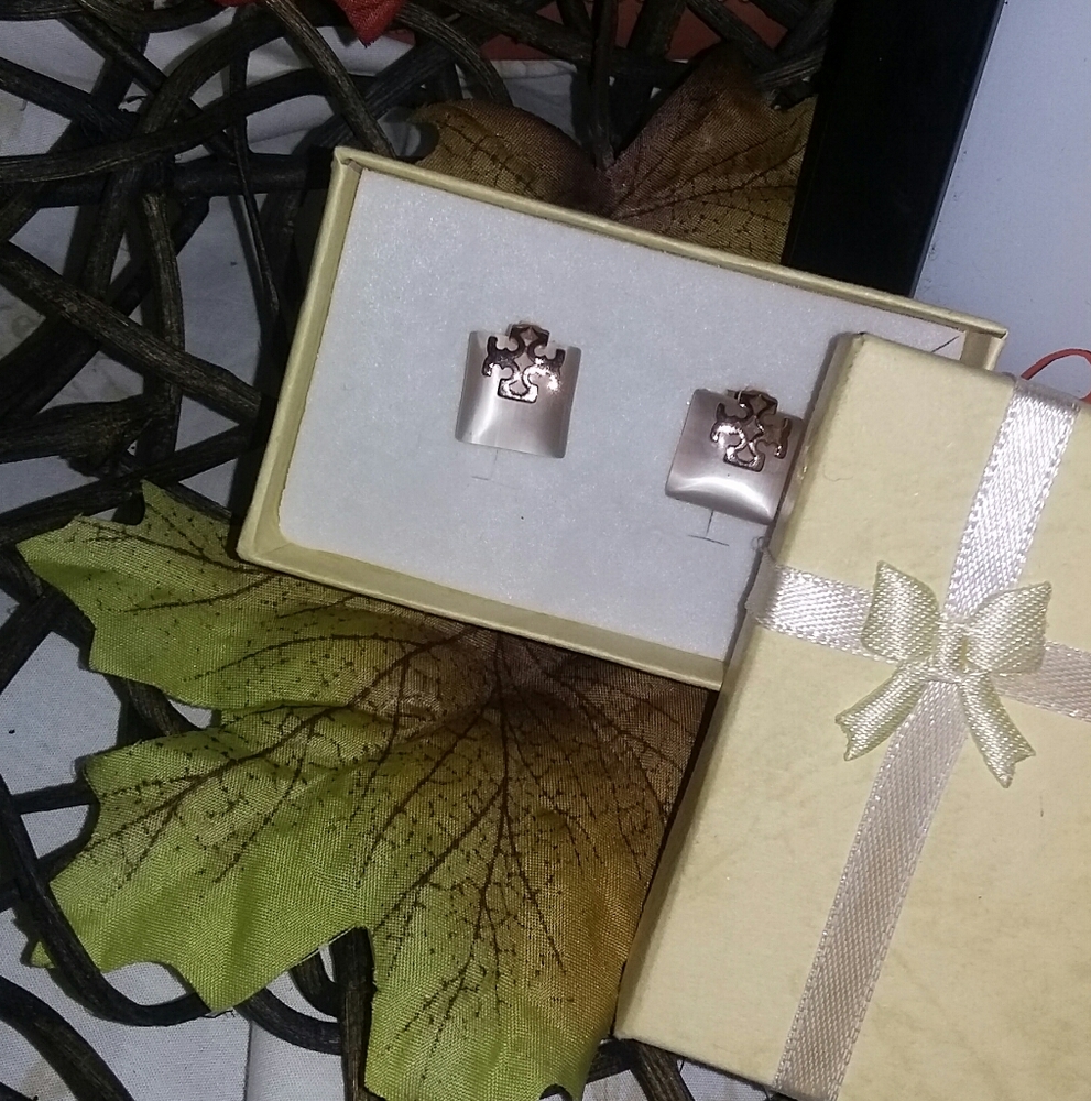 Tory burch vintage earrings gold tone SQUARE GEM